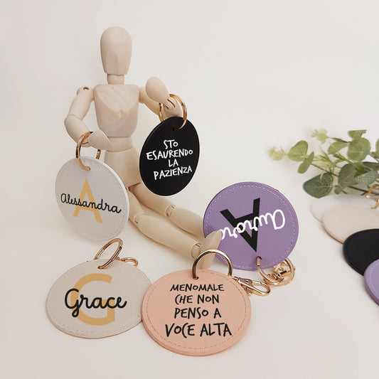 portachiavi tondo in similpelle personalizzato con nome
