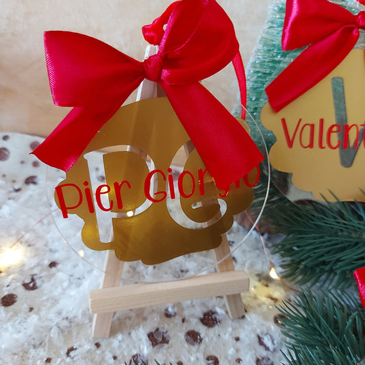 Pallina di Natale in plexiglass con nome rosso e iniziale dorata
