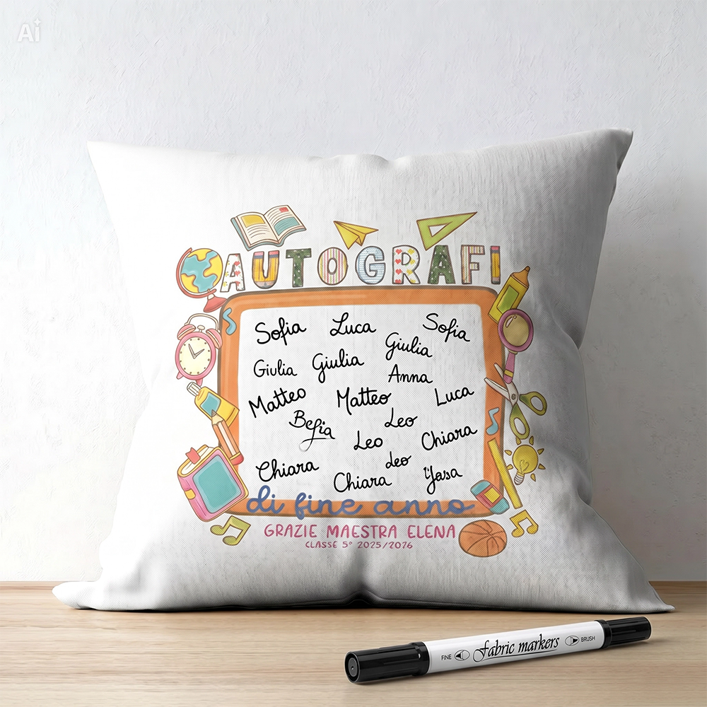 Cuscino Autografi di Fine Anno personalizzato con firme dei bambini e pennarello nero per tessuti in dotazione