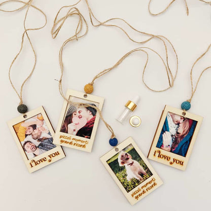 Cornice in legno con profumatore per auto