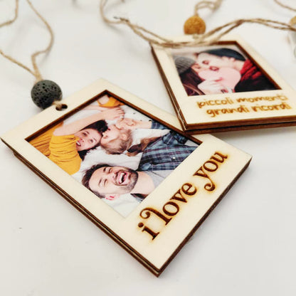 Cornice in legno con profumatore per auto