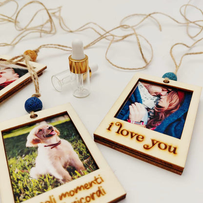 Cornice in legno con profumatore per auto