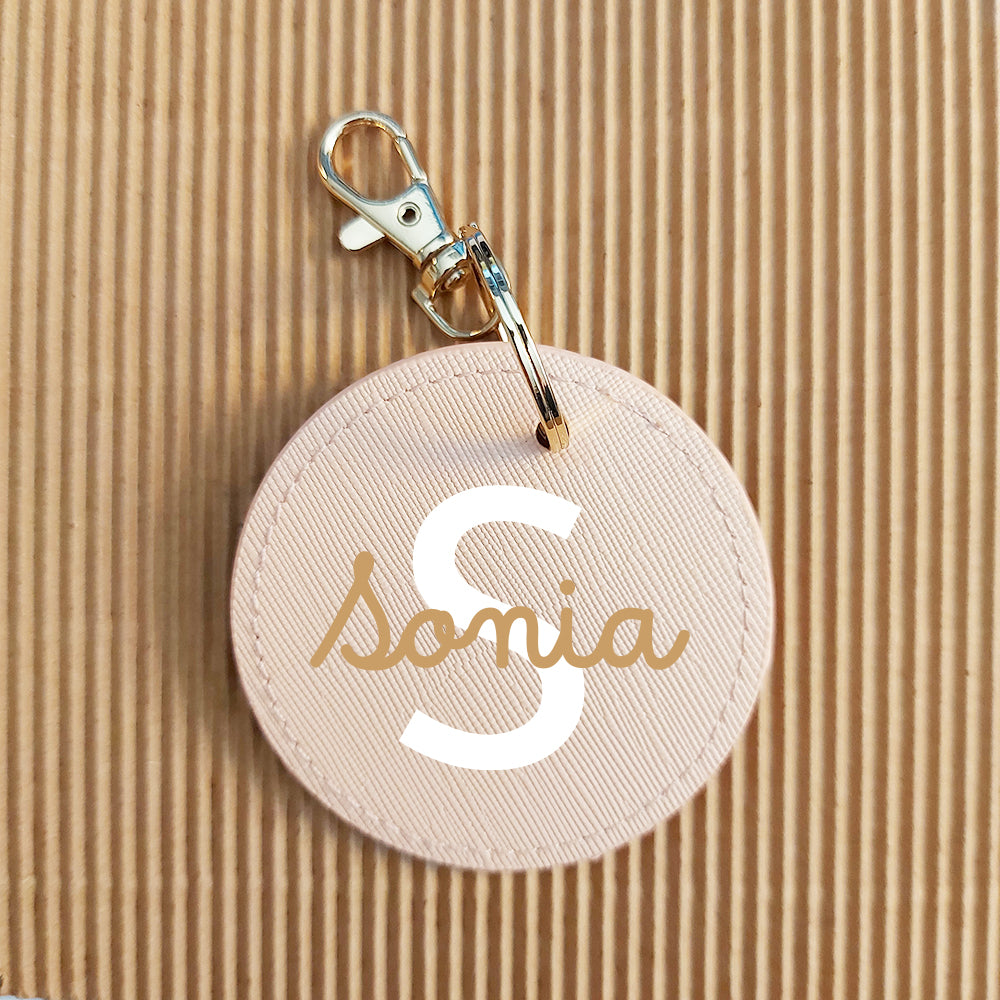 portachiavi rosa con iniziale e nome personalizzato
