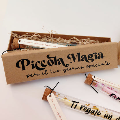 Scatoline kraft Piccola Magia con ampollina dei desideri confezionata con paglietta e tag interna personalizzata