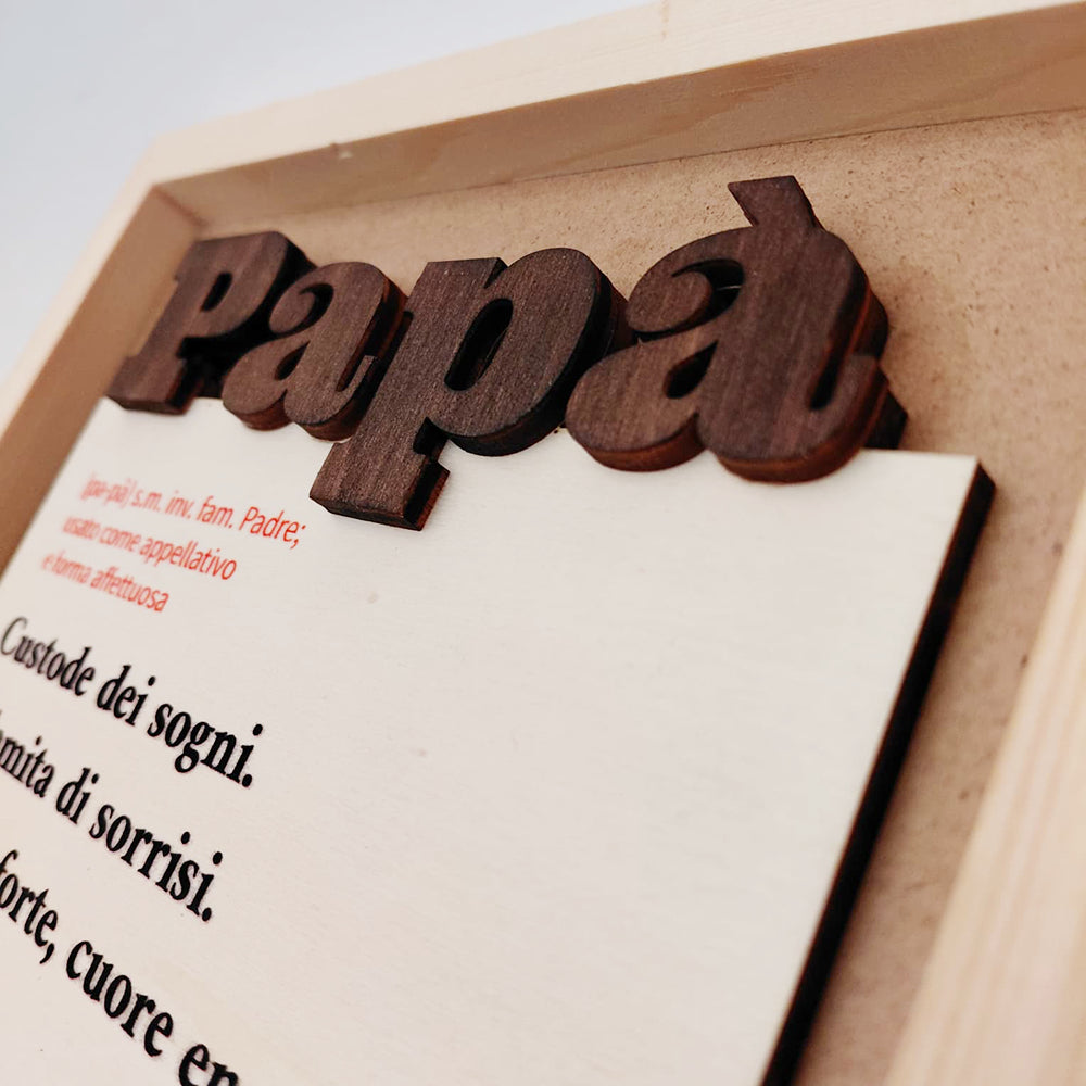 Scritta Papà in legno tagliata a laser dettaglio lavorazione cornice Festa del Papà