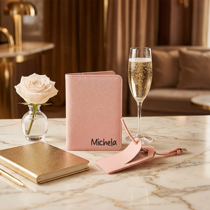 Set viaggio personalizzato rosa con porta passaporto ed etichetta valigia per vacanze