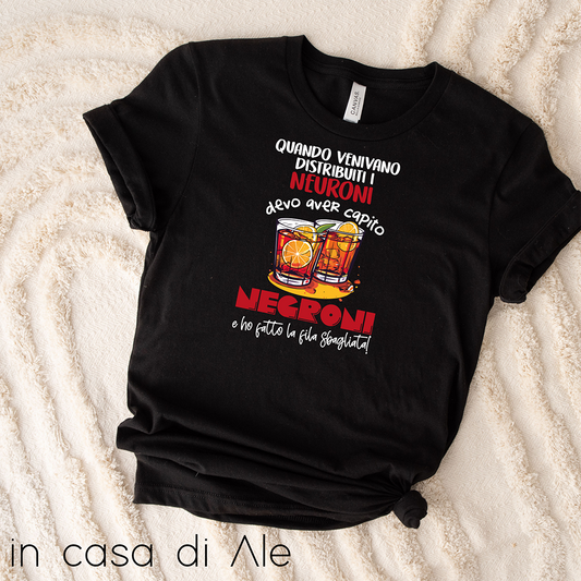 T-shirt nera Neuroni Negroni con grafica ironica aperitivo