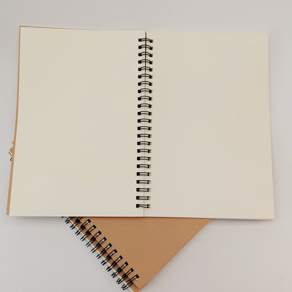 Interno taccuino personalizzato con pagine bianche, quaderno regalo per maestra