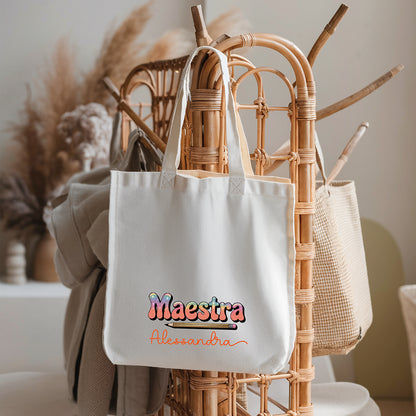 Tote bag maestra personalizzata con scritta Maestra e nome, shopper in cotone con grafica colorata